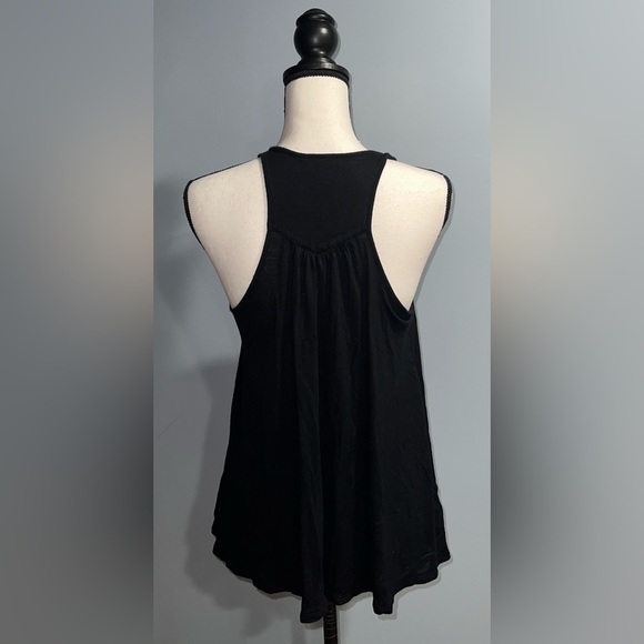 *Roxy- Black and gold tank top - Picture 3 of 6